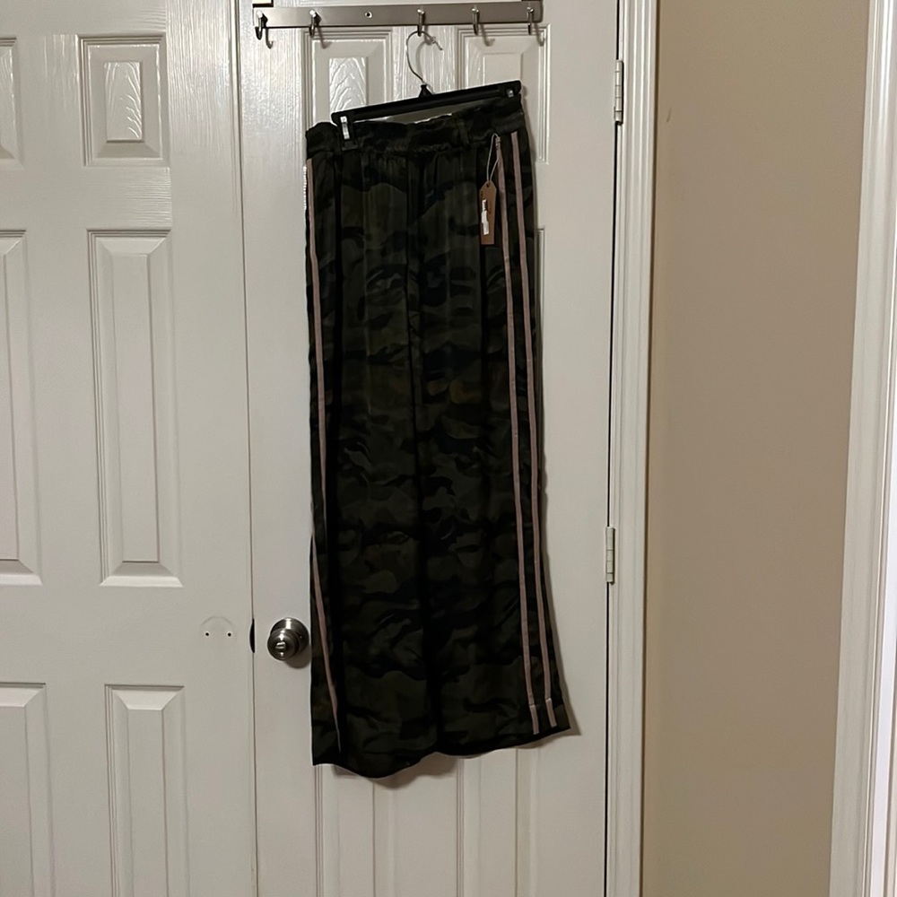 Silky camo pants